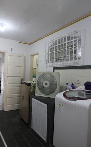 Casa de condomínio à venda com 194m², 4 quartos e 1 vagaÁrea de Serviço