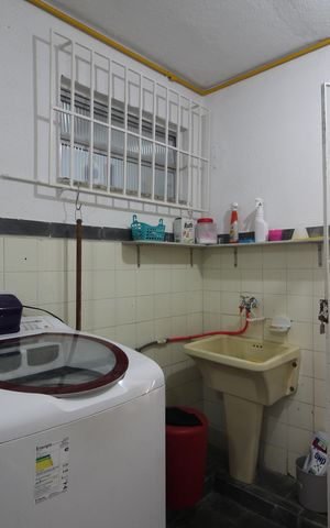 Casa de condomínio à venda com 194m², 4 quartos e 1 vagaÁrea de Serviço