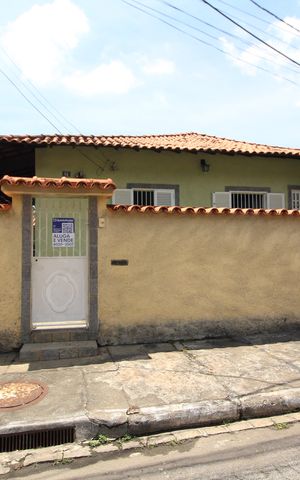 Casa de condomínio à venda com 194m², 4 quartos e 1 vagaFachada com Placa