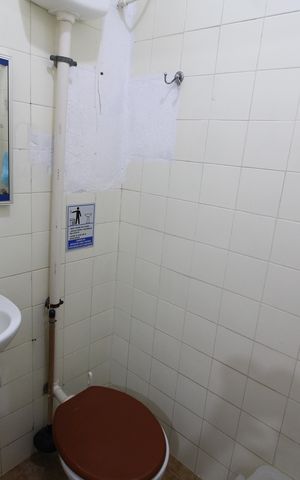 Casa de condomínio à venda com 194m², 4 quartos e 1 vagaBanheiro de Serviço