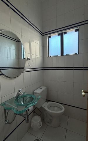 Casa para alugar com 343m², 5 quartos e 5 vagasLavabo