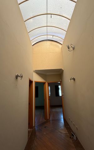 Casa para alugar com 343m², 5 quartos e 5 vagasCorredor