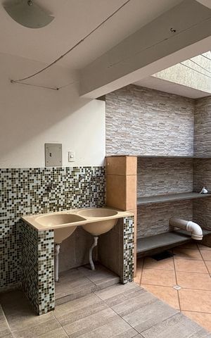 Casa para alugar com 343m², 5 quartos e 5 vagasQuintal
