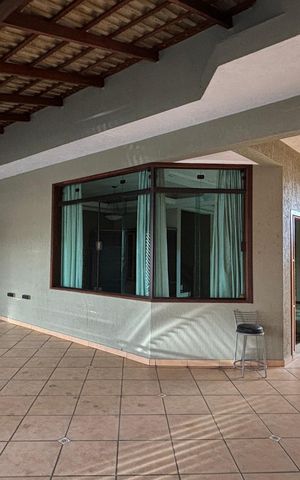 Casa para alugar com 343m², 5 quartos e 5 vagasQuintal - Garagem