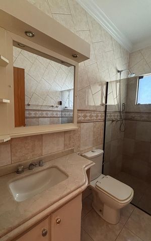 Casa para alugar com 343m², 5 quartos e 5 vagasBanheiro