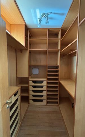 Casa para alugar com 343m², 5 quartos e 5 vagasSuite 1 Closet