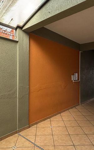 Casa para alugar com 343m², 5 quartos e 5 vagasQuintal - Garagem