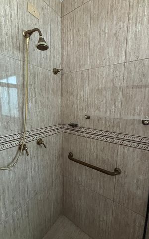 Casa para alugar com 343m², 5 quartos e 5 vagasBanheiro da Suíte 1