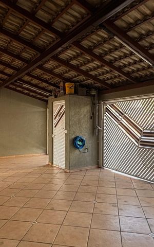 Casa para alugar com 343m², 5 quartos e 5 vagasQuintal - Garagem