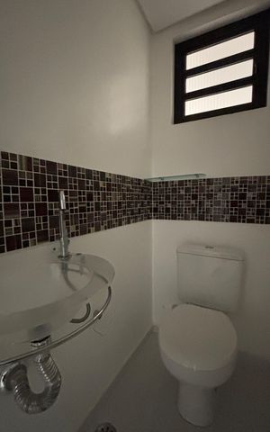 Casa para alugar com 343m², 5 quartos e 5 vagasBanheiro da Suíte 4