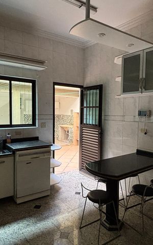 Casa para alugar com 343m², 5 quartos e 5 vagasCozinha