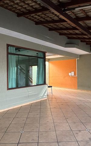 Casa para alugar com 343m², 5 quartos e 5 vagasQuintal - Garagem