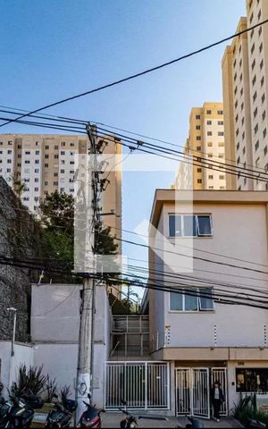 Apartamento à venda com 33m², 2 quartos e sem vaga Apartamento à venda com 33m², 2 quartos e sem vagaFachada e portaria