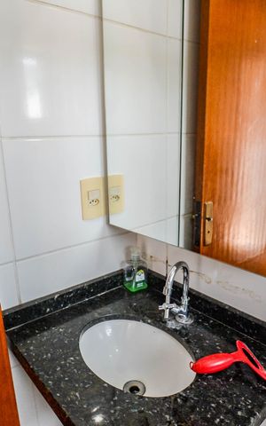 Casa à venda com 131m², 3 quartos e 2 vagas Casa à venda com 131m², 3 quartos e 2 vagasBanheiro da Suíte