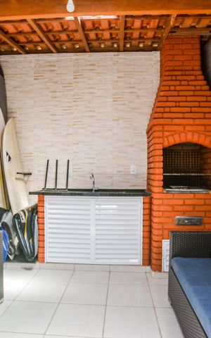 Casa à venda com 131m², 3 quartos e 2 vagas Casa à venda com 131m², 3 quartos e 2 vagasÁrea gourmet
