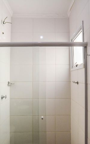Casa à venda com 131m², 3 quartos e 2 vagas Casa à venda com 131m², 3 quartos e 2 vagasBanheiro Social