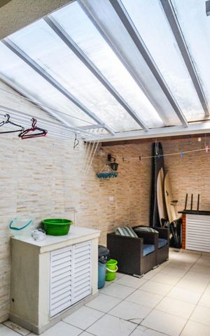 Casa à venda com 131m², 3 quartos e 2 vagas Casa à venda com 131m², 3 quartos e 2 vagasÁrea de Serviço