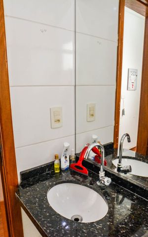 Casa à venda com 131m², 3 quartos e 2 vagas Casa à venda com 131m², 3 quartos e 2 vagasBanheiro Social