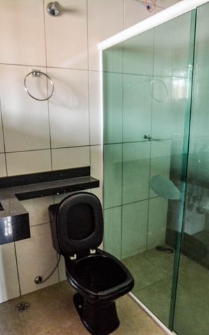 Casa à venda com 180m², 3 quartos e 1 vaga Casa à venda com 180m², 3 quartos e 1 vagaBanheiro da Suíte
