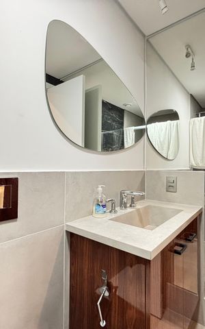 Studio para alugar com 50m², 1 quarto e 1 vaga Studio para alugar com 50m², 1 quarto e 1 vagaBanheiro