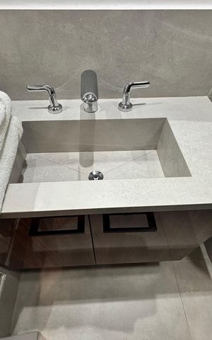 Studio para alugar com 50m², 1 quarto e 1 vaga Studio para alugar com 50m², 1 quarto e 1 vagaBanheiro