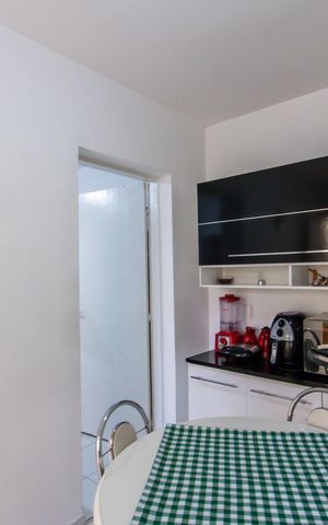 Casa à venda com 150m², 3 quartos e 2 vagas Casa à venda com 150m², 3 quartos e 2 vagasCozinha de serviço