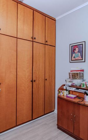 Casa à venda com 342m², 7 quartos e 6 vagas Casa à venda com 342m², 7 quartos e 6 vagasQuarto 1