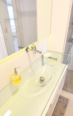 Apartamento à venda com 70m², 1 quarto e 2 vagasBanheiro
