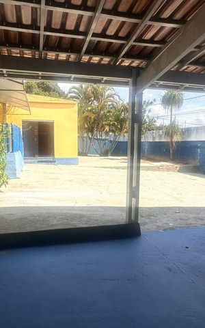 Casa para alugar com 180m², 3 quartos e 14 vagas