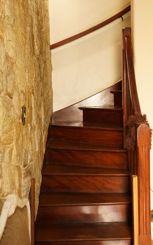 Casa à venda com 150m², 3 quartos e 1 vagaEscada