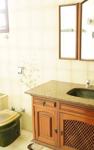 Casa à venda com 150m², 3 quartos e 1 vagaBanheiro