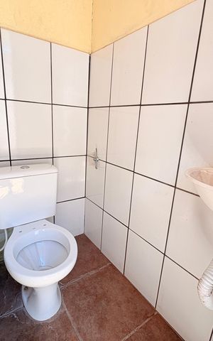 Casa para alugar com 780m², 3 quartos e 10 vagasBanheiro externo 1