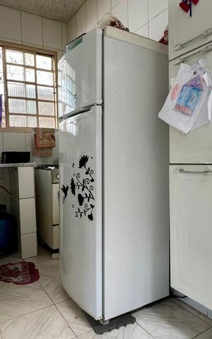 Casa à venda com 156m², 2 quartos e 8 vagas Casa à venda com 156m², 2 quartos e 8 vagascozinha