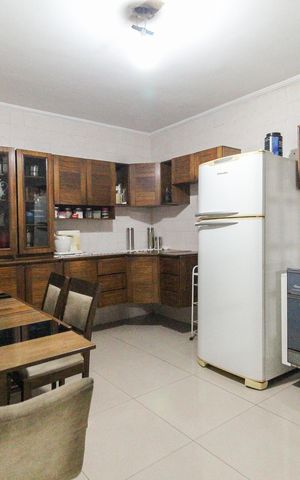 Casa à venda com 160m², 2 quartos e 1 vaga Casa à venda com 160m², 2 quartos e 1 vagaCozinha