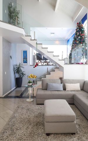 Casa à venda com 349m², 4 quartos e 4 vagas Casa à venda com 349m², 4 quartos e 4 vagasSala 2