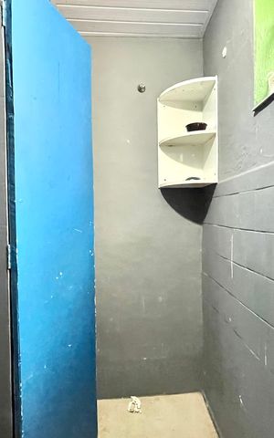 Casa para alugar com 29m², 2 quartos e sem vaga Casa para alugar com 29m², 2 quartos e sem vagaBanheiro Corredor