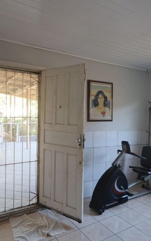 Casa à venda com 90m², 2 quartos e 2 vagasSala 1