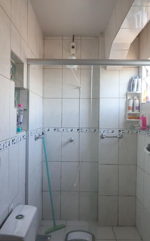 Casa à venda com 90m², 2 quartos e 2 vagasBanheiro 1