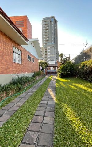 Casa para alugar com 300m², 3 quartos e 2 vagas