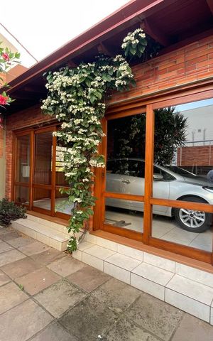 Casa para alugar com 300m², 3 quartos e 2 vagas