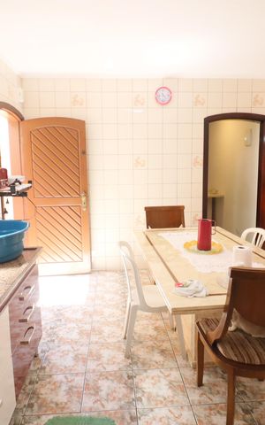Casa à venda com 300m², 4 quartos e 2 vagasCozinha