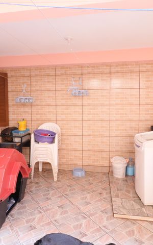 Casa à venda com 300m², 4 quartos e 2 vagasÁrea de Serviço