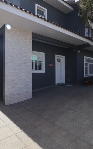 Casa à venda com 233m², 5 quartos e 4 vagasÁrea externa