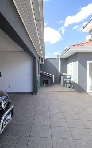 Casa à venda com 233m², 5 quartos e 4 vagasÁrea externa