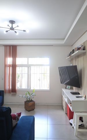 Casa à venda com 233m², 5 quartos e 4 vagasSala