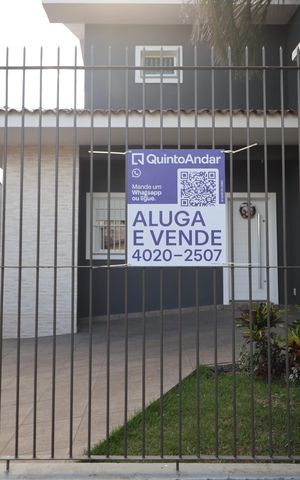 Casa à venda com 233m², 5 quartos e 4 vagasPlaca