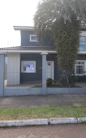 Casa à venda com 233m², 5 quartos e 4 vagasFachada