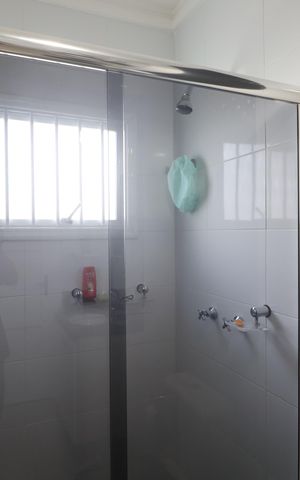 Casa à venda com 233m², 5 quartos e 4 vagasBanheiro 1