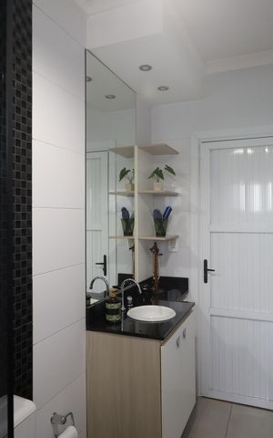 Casa à venda com 233m², 5 quartos e 4 vagasBanheiro 1