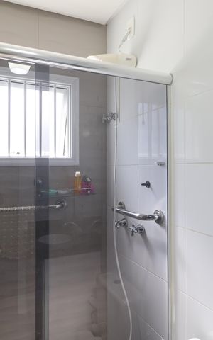 Casa à venda com 233m², 5 quartos e 4 vagasBanheiro 2